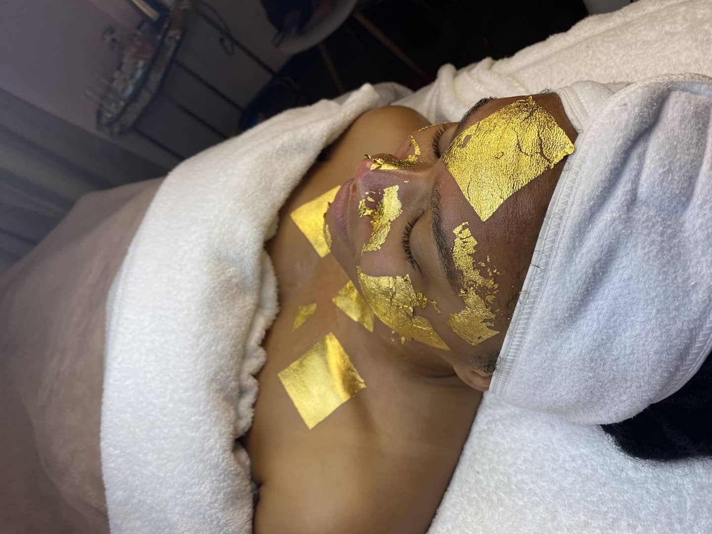 Gold therapy facial