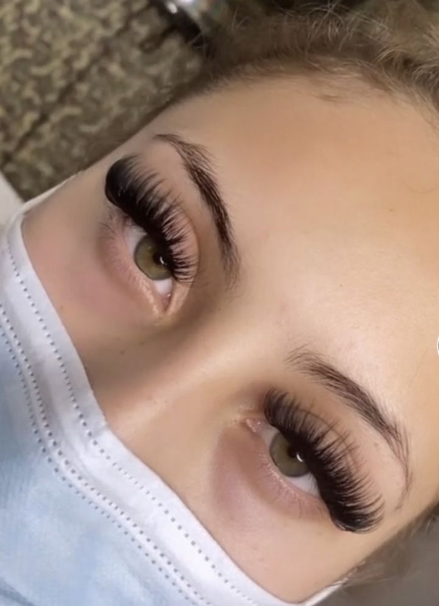 Volume Lash Extensions Before and After